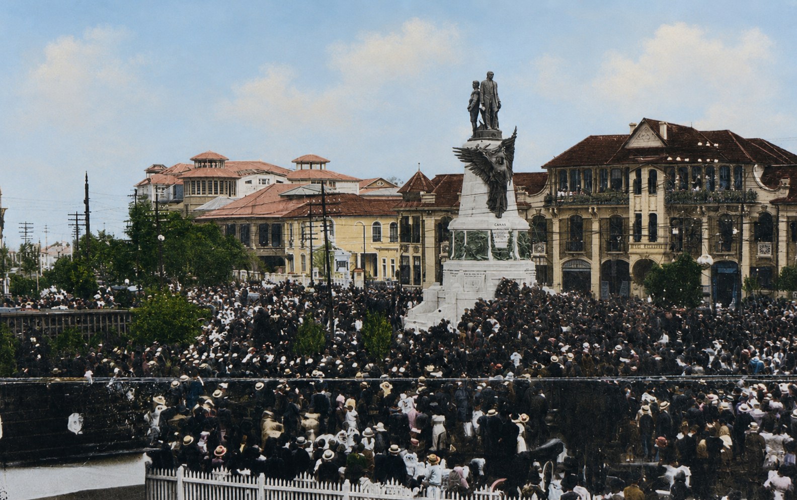 Inauguração do monumento aos três irmãos Andrada em Santos, no Centenário da Independência